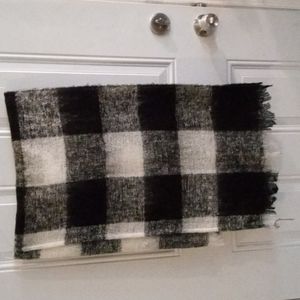 Black and Gray Plaid Cashmilon Wrap